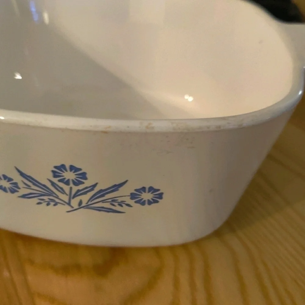 Corning Ware 1 3/4 qt Cornflower casserole dish